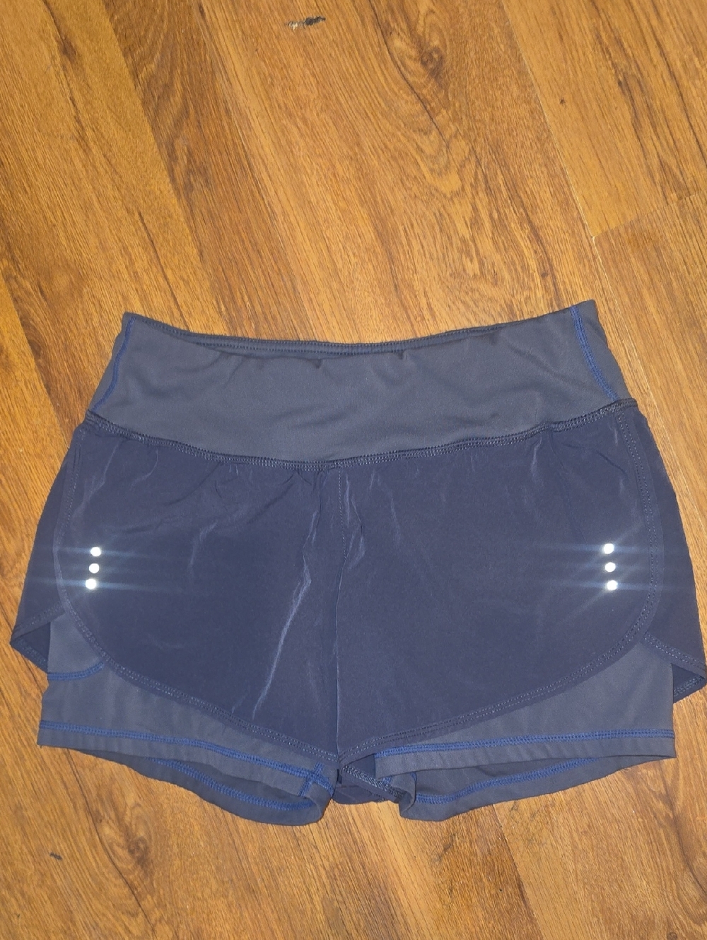Soothfeel Gray Women’s 2-in-1 Running Shorts Size Medium